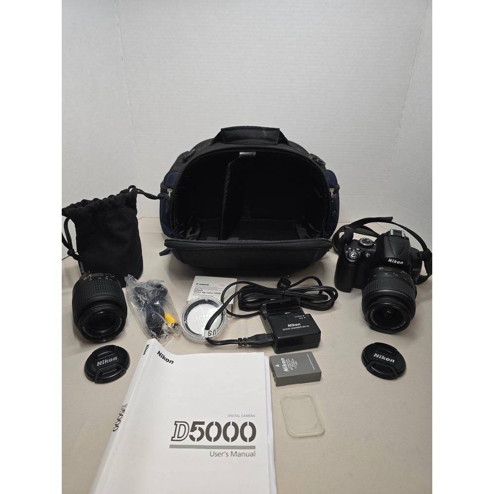 Nikon D5000 12MP DSLR Digital Camera with Nikon 18-55mm & 55-200mm lens Case